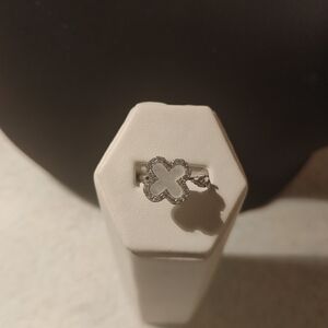Elegant Silver Flower Ring